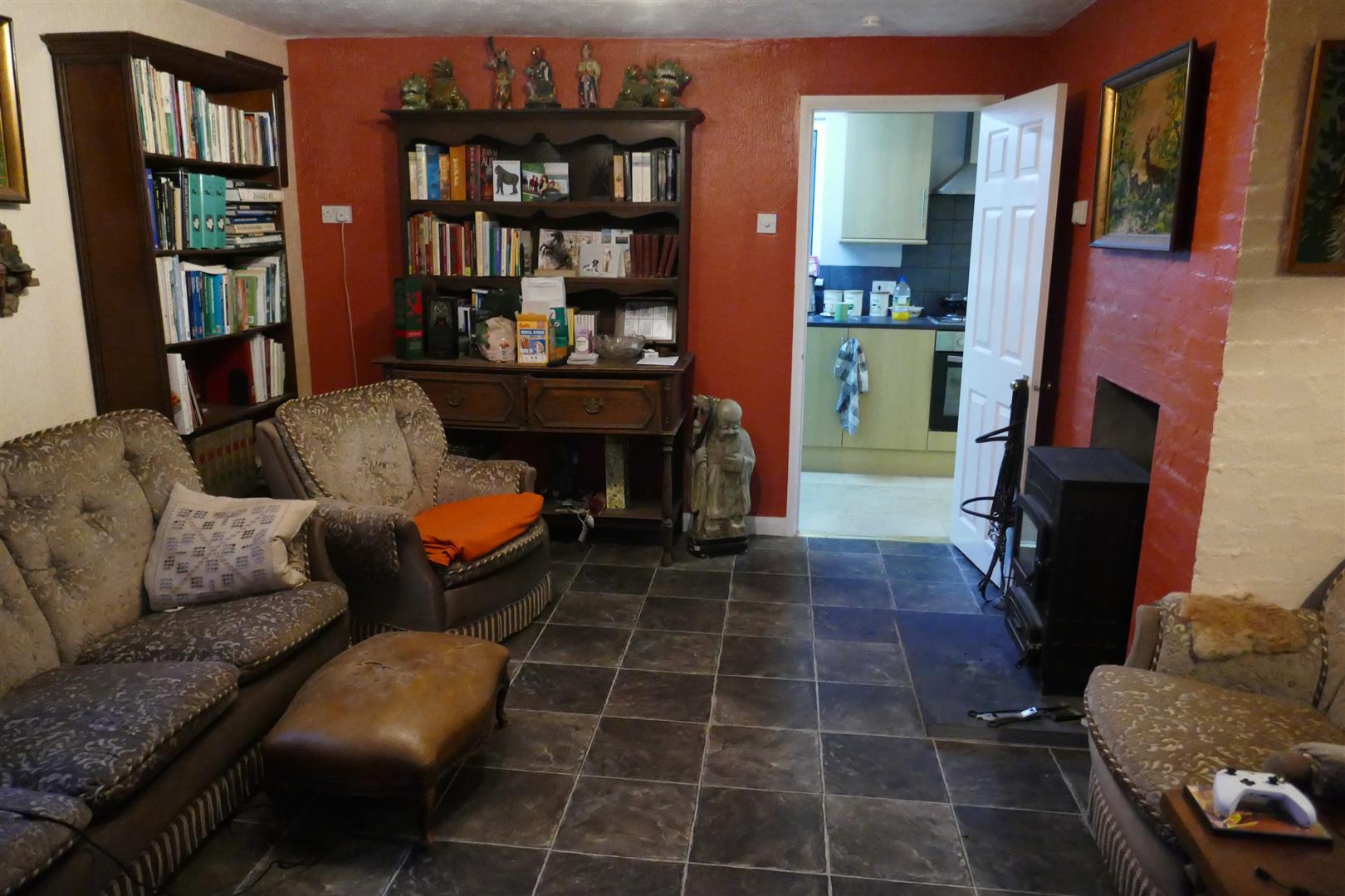LOUNGE/DINING ROOM